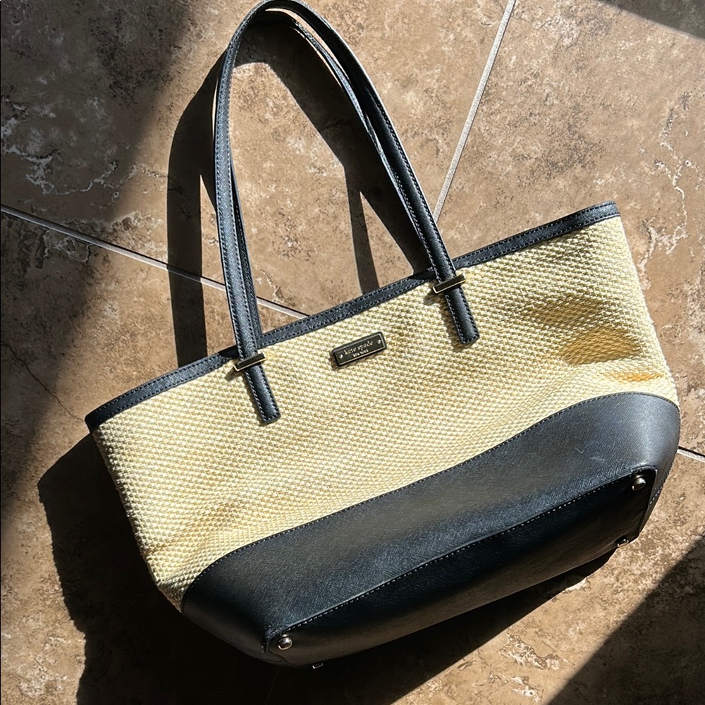 Kate Spade Black and Cream Tote Bag with Structured Design